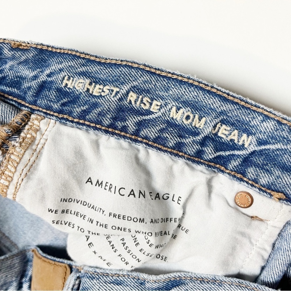 American Eagle Highest Rise Mom Jeans 12 light wash distressed destroyed ripped - Picture 7 of 14